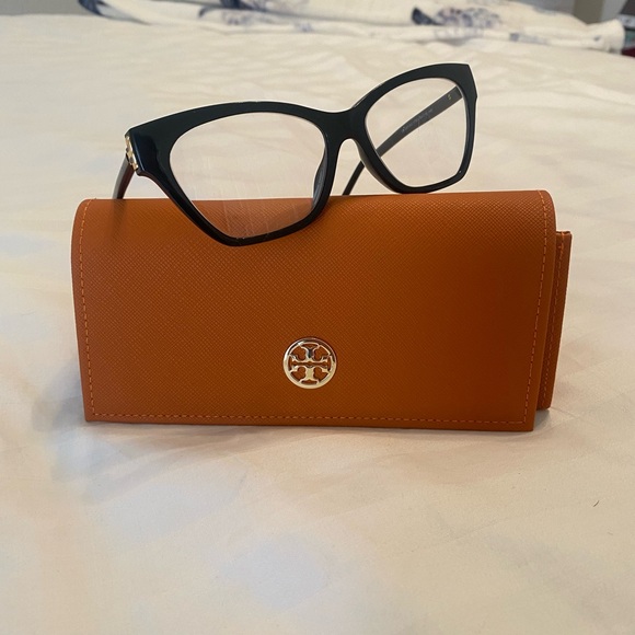 Tory Burch black-rimmed eyeglasses with case - Picture 9 of 9